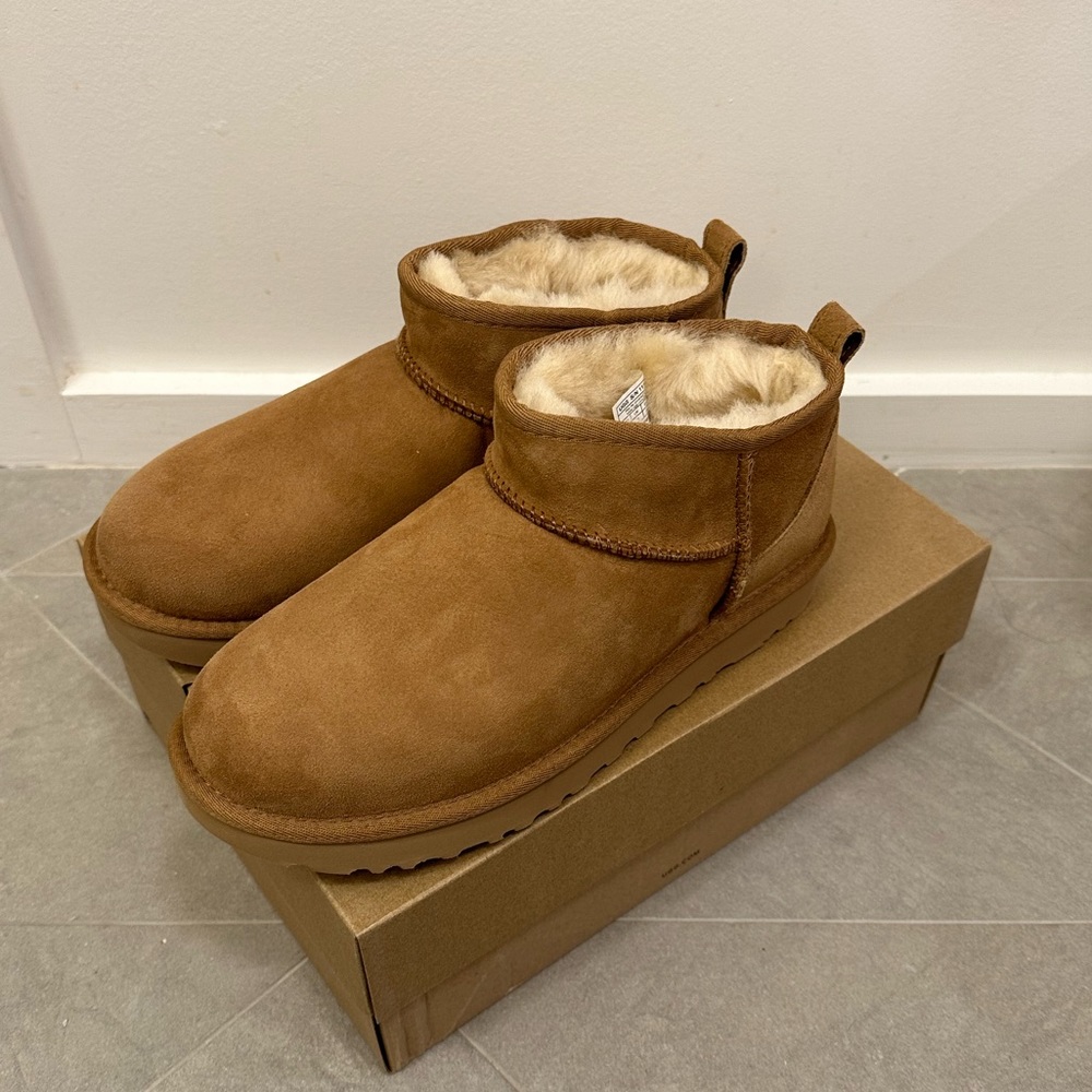 UGG Ultra Mini Boots in CHESTNUT 9 NIB - Picture 6 of 7